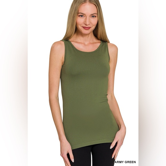 Zenana Outfitters Tops - Zenana Scoop Neck Seamless Tank Top